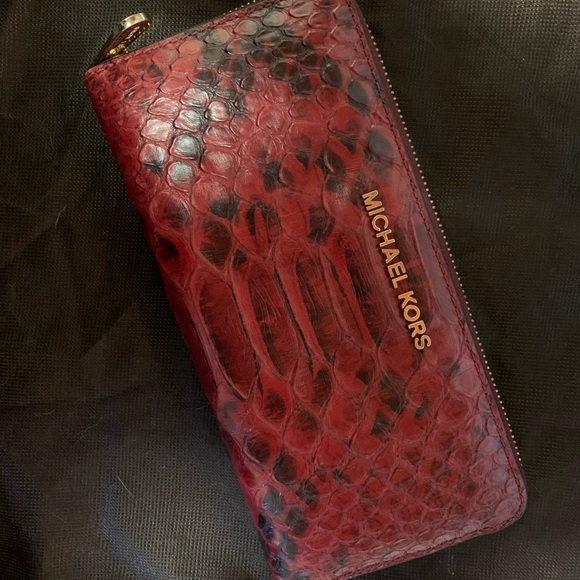 New Michael Kors leather wallet - Picture 1 of 8